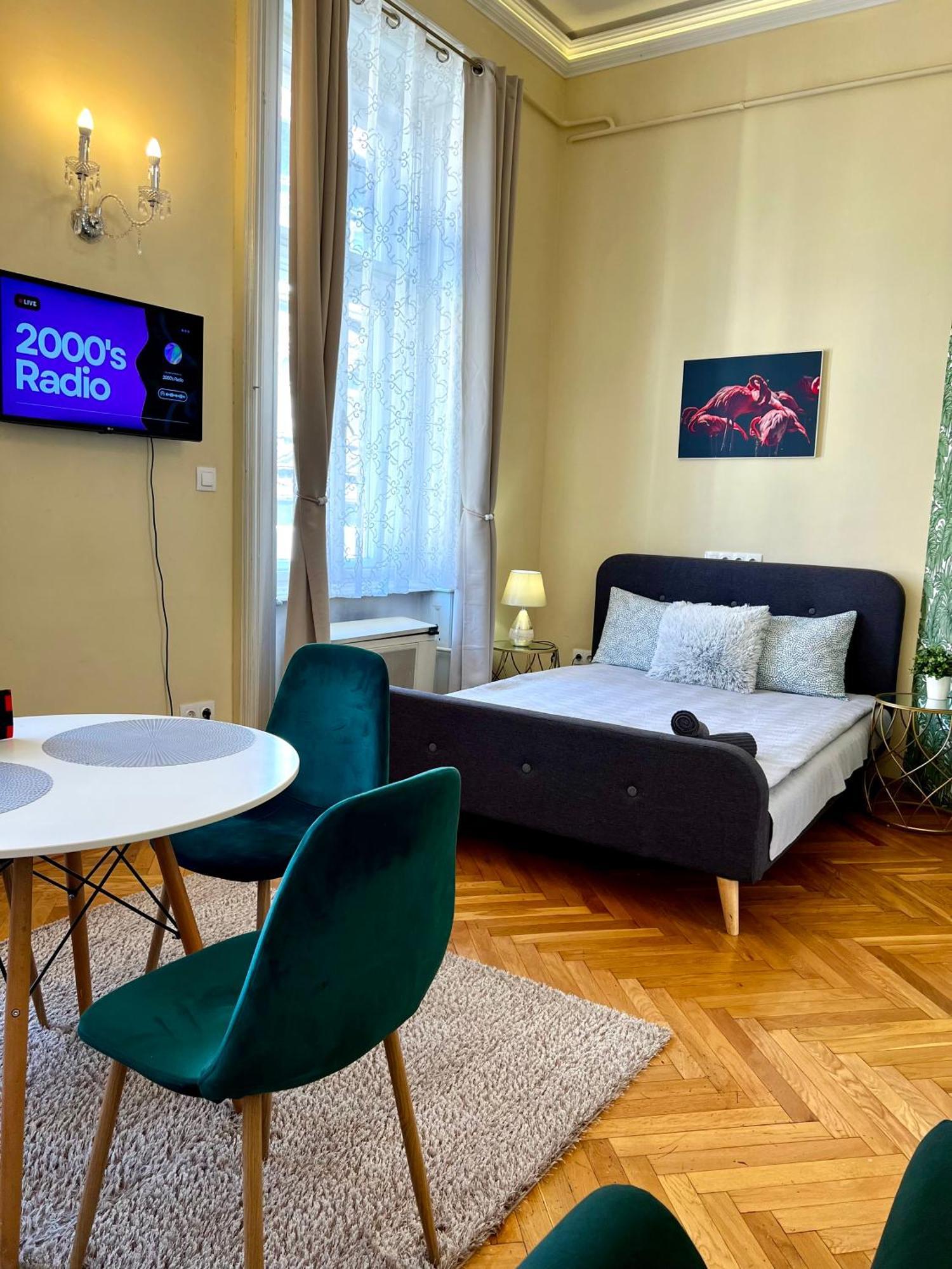 N38 Apartments By Small Home 부다페스트 외부 사진