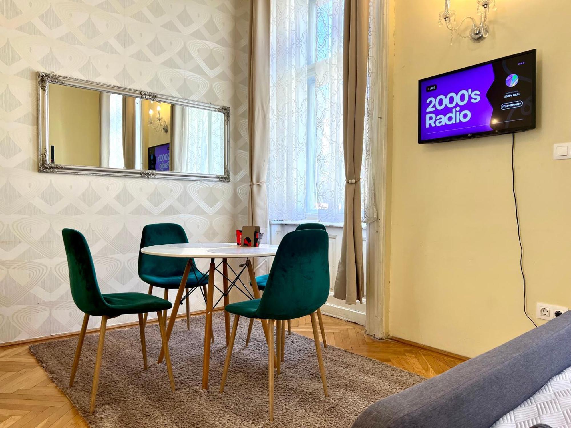 N38 Apartments By Small Home 부다페스트 외부 사진
